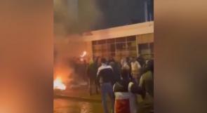 مقطع فيديو قديم لإشعال النار في مقر القنصلية الأسرائيلية بإسطنبول يُعاد تداوله على أنه حديث