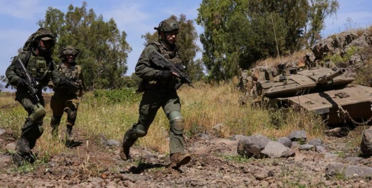 صور مضللة مرفقة للجنود الإسرائيليين المصابين أثناء دهس دبابة إسرائيلية لعش دبابير في غزة