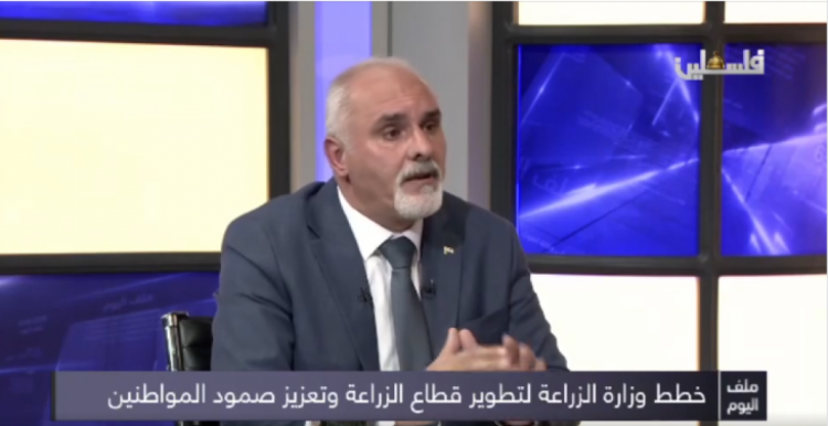 في إطار سعي منصة تحقق وطن "دقيق" بالتحقق من تصريح وزير الزراعة.. ما حقيقة وجود آليات زراعية تعمل لشق الطرق وإيصال المعونات للمزارعين؟