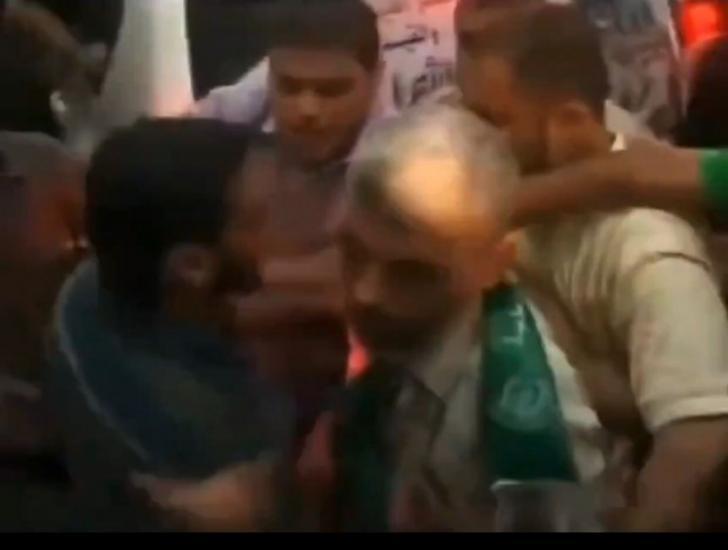 مقطع قديم للحظة الإفراج عن السنوار في صفقة شاليط يُتداول على أنه لتجوله في غزة حديثًا