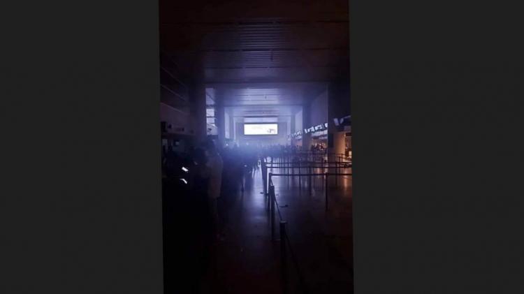 صورة قديمة لانقطاع الكهرباء في مطار بيروت يعاد تداولها حديثًا صورة قديمة لانقطاع الكهرباء في مطار بيروت يعاد تداولها حديثًا