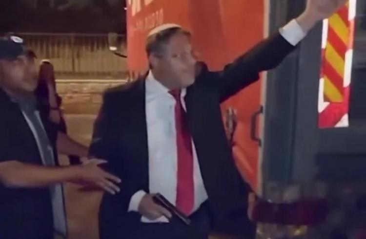 فيديو قديم لابن غفير في حيّ الشيخ جراح يُعاد تداوله على أنَّه حصل حديثًا في الداخل الفلسطيني المحتل فيديو قديم لابن غفير في حيّ الشيخ جراح يُعاد تداوله على أنَّه حصل حديثًا في الداخل الفلسطيني المحتل
