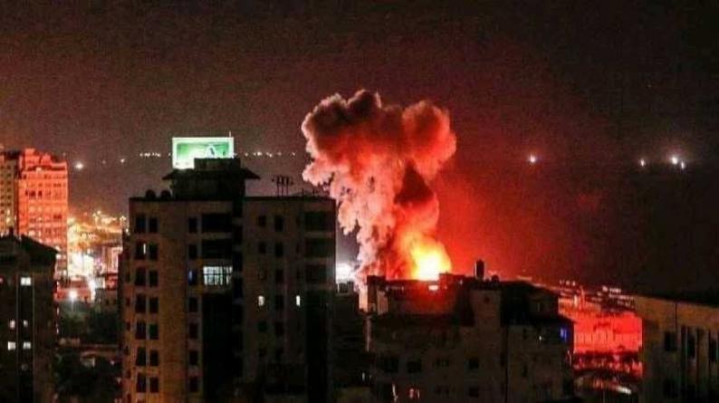 صورة قديمة من غزة يتم تداولها على انها من العدوان الامريكي البريطاني على اليمن صورة قديمة من غزة يتم تداولها على انها من العدوان الامريكي البريطاني على اليمن